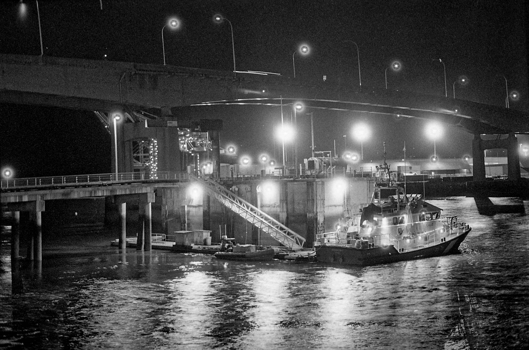 📸 1960's Minolta SRT 101
🔘 Rokkor PF f/1.7 55mm
🎞️ Kodak Double X
🧪 HC-110 Dilution B for 5mn @ 20C