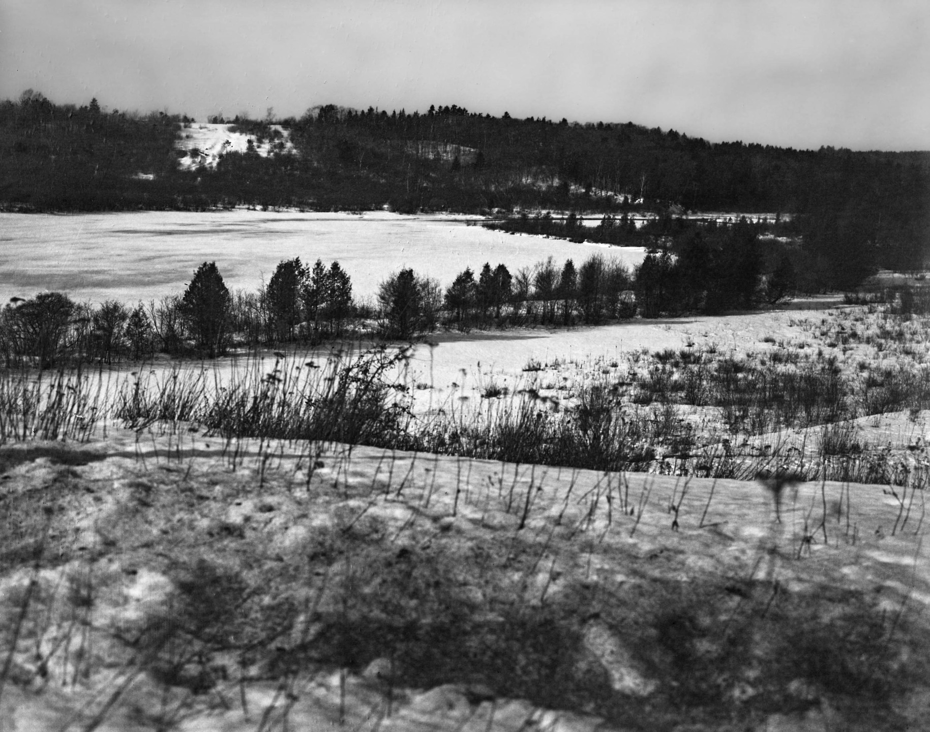 The end of the winter

Camera: 1950 4x5 RHS Camera 

Lens: Schneider-Kreuznach f/5.6 150mm

Paper negative: Kodak Kodabromide F5

Exposition: ISO 3

Developed with Caffenol CM by inspection under a safe light

#4x5
#largeformat
#paper-negative
#caffenol