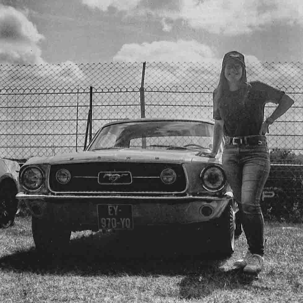 Raphaelle & 1967 Playmate Pink Mustang
Forum Mustang 20th anniversary
📸 1966 Mamiya C33
🎞️ Ilford HP5 Plus