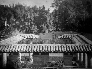 Isle river, Libourne, France
๐ธ 1950 4x5 RHS Camera
๐๏ธ Kodak Kodabromide F5 paper negative
๐งช Caffenol CM
#4x5 #papernegative #caffenol #blackandwhitephoto #analogphotography #vintagephotography #libourne #isle